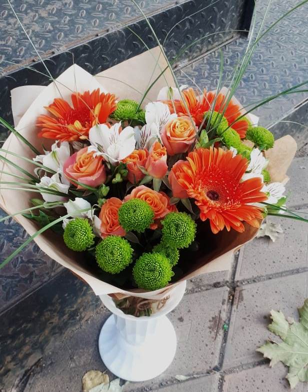 Букет цветов из: Герберы, Хризантемы, Альстромерии и Розы в Савино Новгородская область