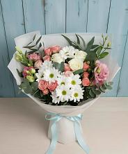 Букет цветов из:  Розы, Лизиантусы и Хризантемы в Савино Новгородская область