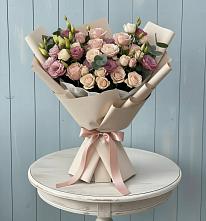 Букет цветов из:  Розы и Лизиантусы в Савино Новгородская область