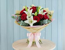 Букет цветов из:  Лилии и Розы #REPLACE_PRED# Савино Новгородская область