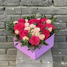 Цветочная композиция из Розы в коробке в Савино Новгородская область