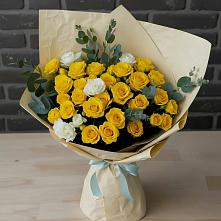 Букет цветов из:  Розы в Савино Новгородская область