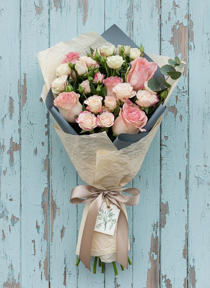 Букет цветов из: Розы в Савино Новгородская область