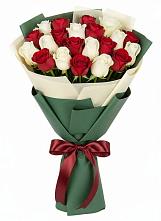 Букет Микс из красных и белых роз #REPLACE_PRED# Савино Новгородская область