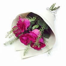 Букет цветов из:  Розы в Савино Новгородская область