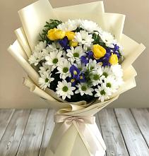 Букет цветов из:  Ирисы, Хризантемы и Розы #REPLACE_PRED# Савино Новгородская область