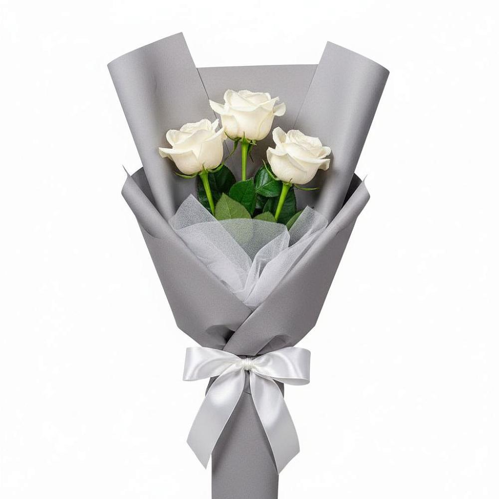 Букет 3 белые розы в Савино Новгородская область