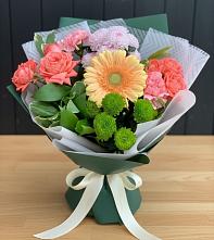 Букет цветов из:  Гвоздики, Розы, Герберы и Хризантемы в Савино Новгородская область