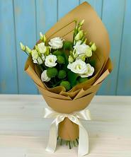 Букет цветов из:  Хризантемы и Лизиантусы в Савино Новгородская область