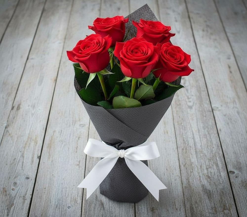 Букет 5 Красных роз Эдлесс Лав в Савино Новгородская область