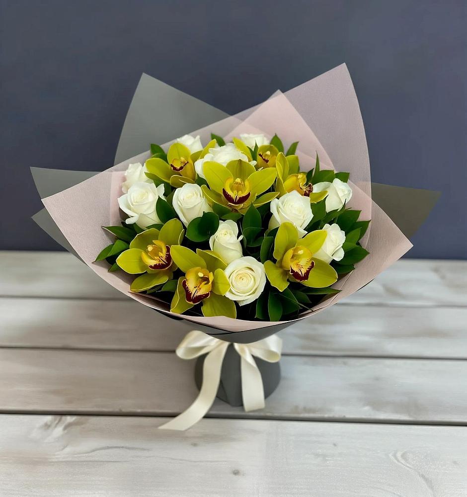 Букет цветов из: Орхидеи и Розы в Савино Новгородская область