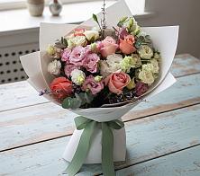 Букет цветов из:  Розы, Лизиантусы и Гвоздики в Савино Новгородская область