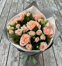 Букет цветов из:  Розы в Савино Новгородская область