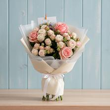 Букет цветов из:  Розы в Савино Новгородская область