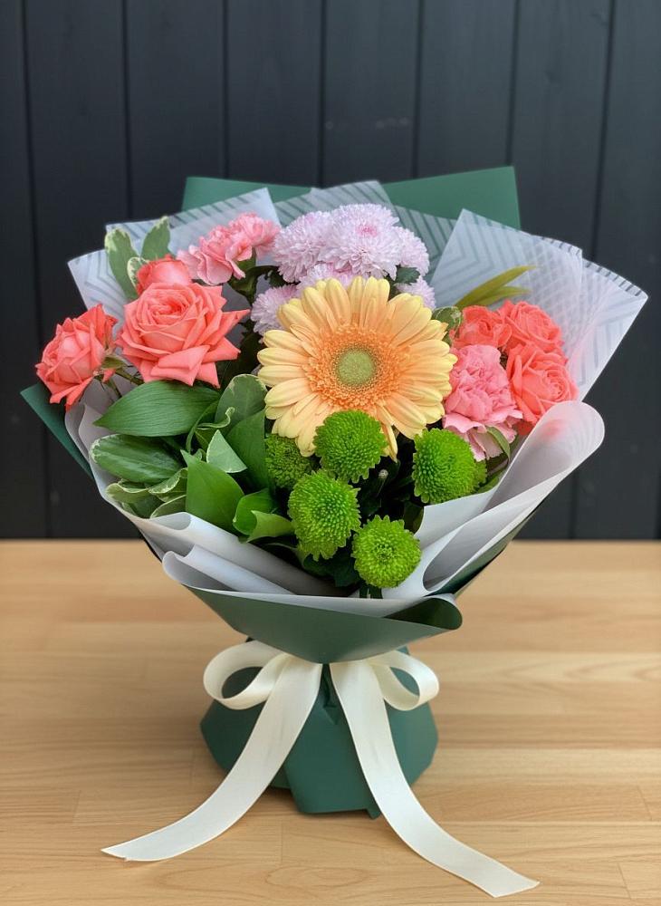 Букет цветов из: Гвоздики, Розы, Герберы и Хризантемы в Савино Новгородская область