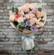 Букет цветов из:  Розы, Лизиантусы и Гвоздики в Савино Новгородская область