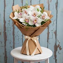 Букет цветов из:  Орхидеи и Розы в Савино Новгородская область